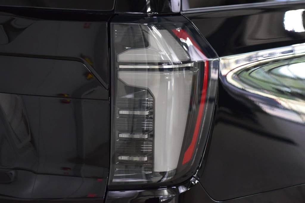 New 2026 Chevrolet Suburban Premier AWD/4WD image 19
