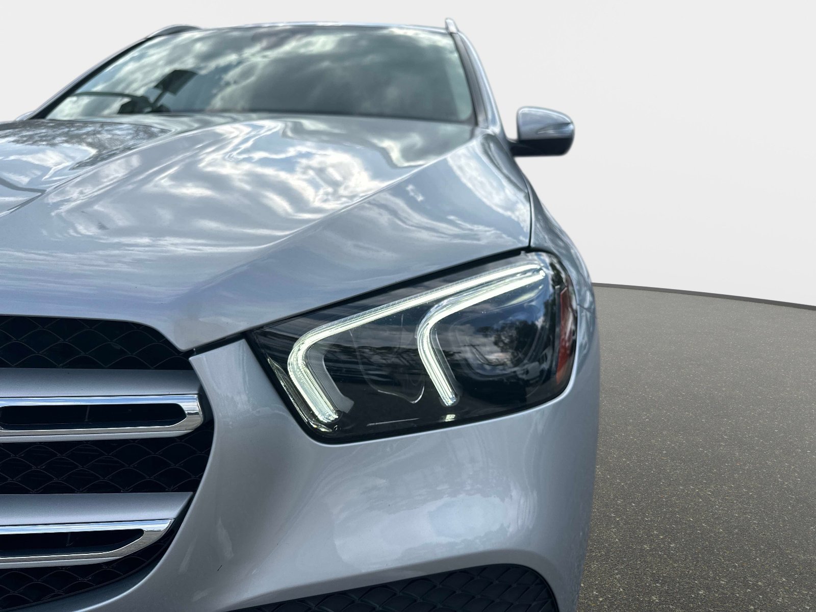 Certified 2022 Mercedes-Benz GLE 350 4MATIC w/ Premium Package image 9