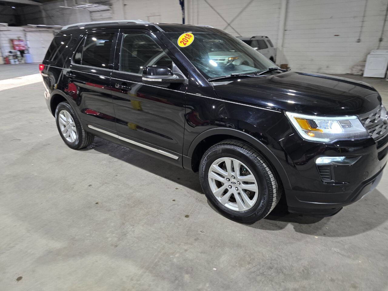 Used 2018 Ford Explorer XLT w/ Equipment Group 202A image 16