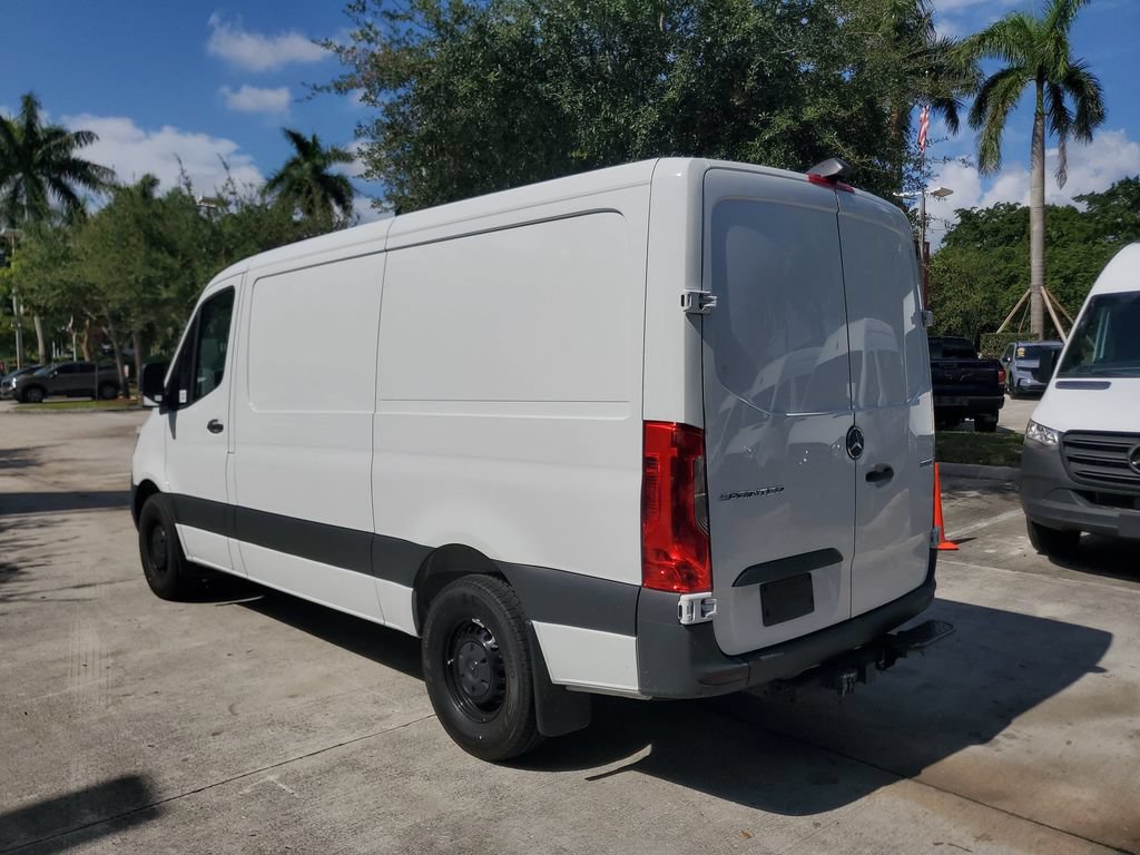 Used 2025 Mercedes-Benz Sprinter 2500 image 4