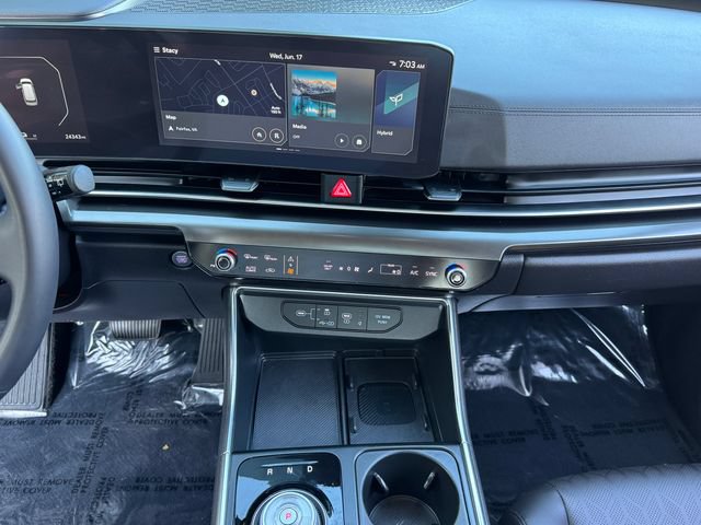 Used 2025 Kia Carnival SX w/ SX Dark Edition Package FWD image 25