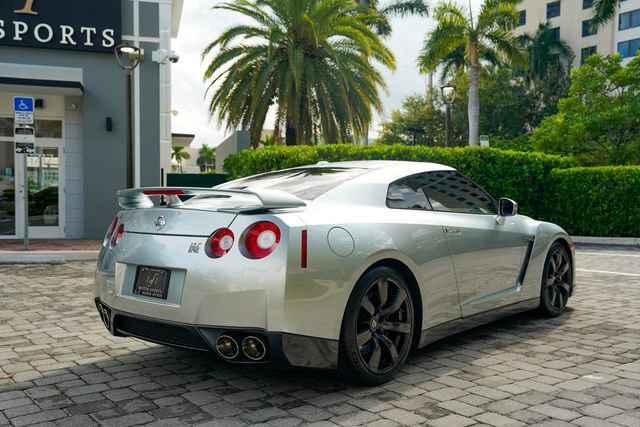 Used 2010 Nissan GT-R Premium AWD/4WD image 27