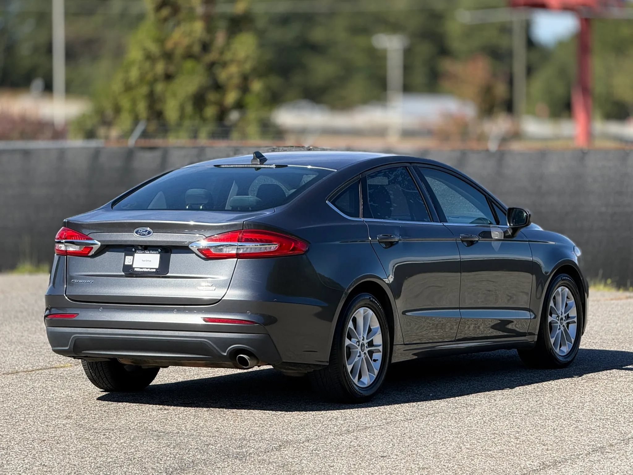 Used 2019 Ford Fusion SE FWD image 9