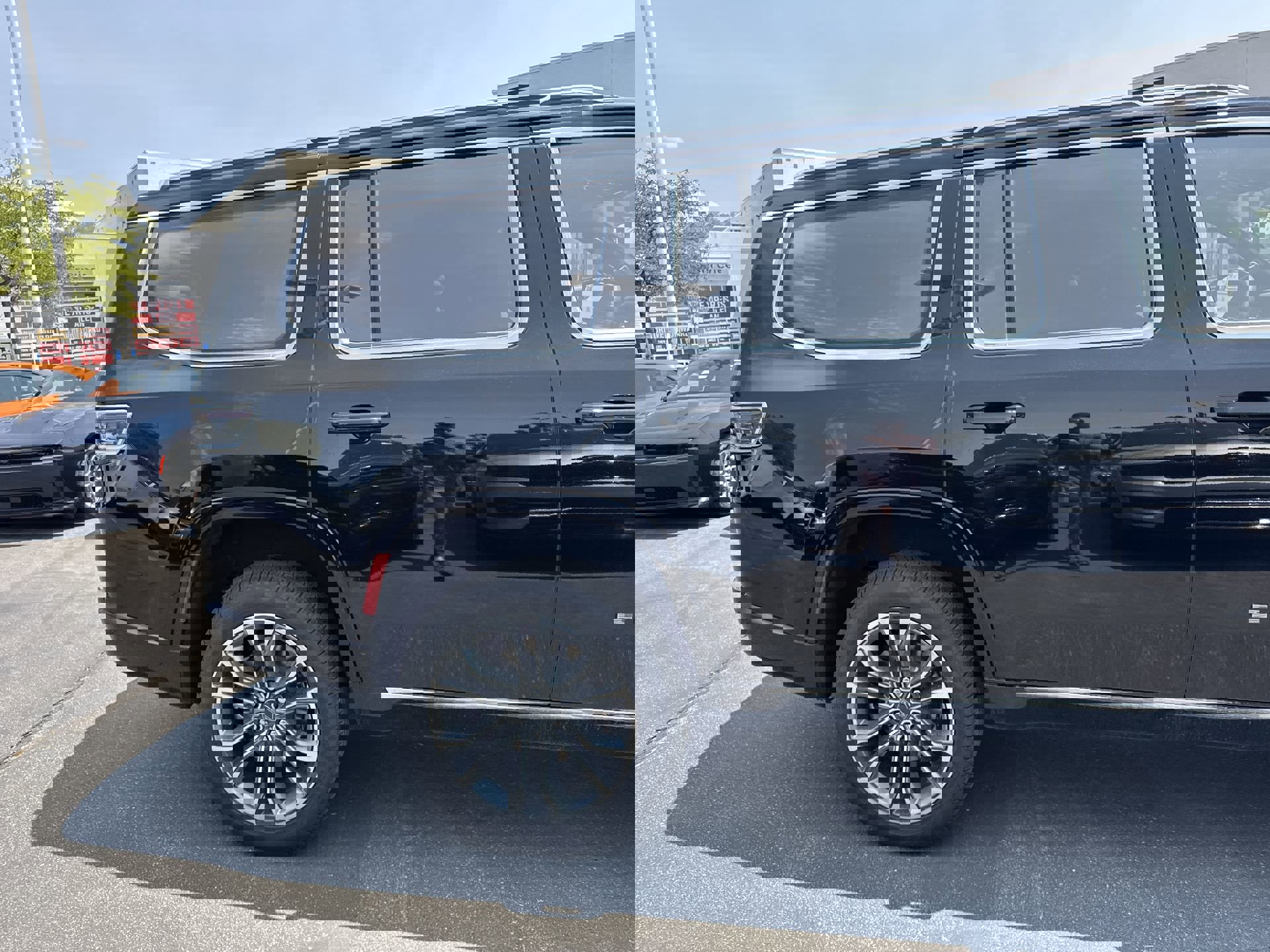 New 2024 Jeep Grand Wagoneer Series III w/ Flexible Seating Group image 14