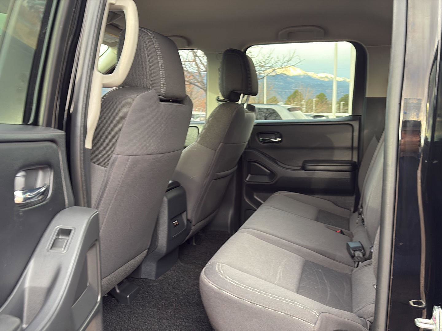 Used 2025 Nissan Frontier SV image 13