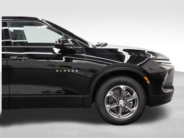 Used 2025 Chevrolet Blazer LT image 19