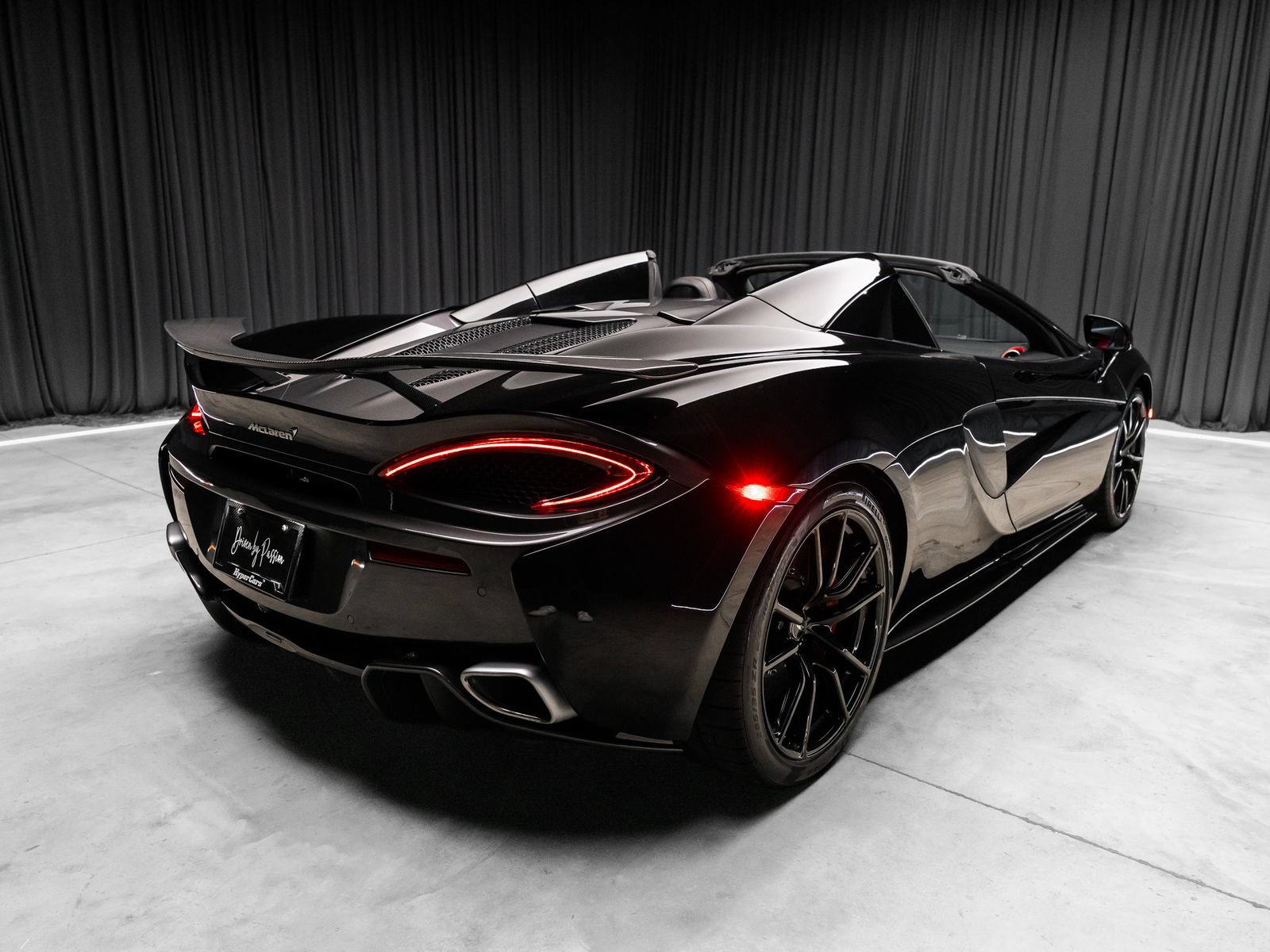 Used 2019 McLaren 570S Spider RWD image 13