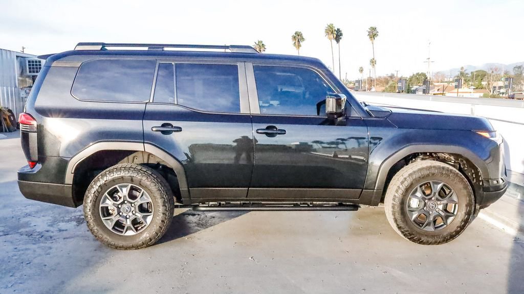 Used 2024 Lexus GX 550 550 Overtrail image 12
