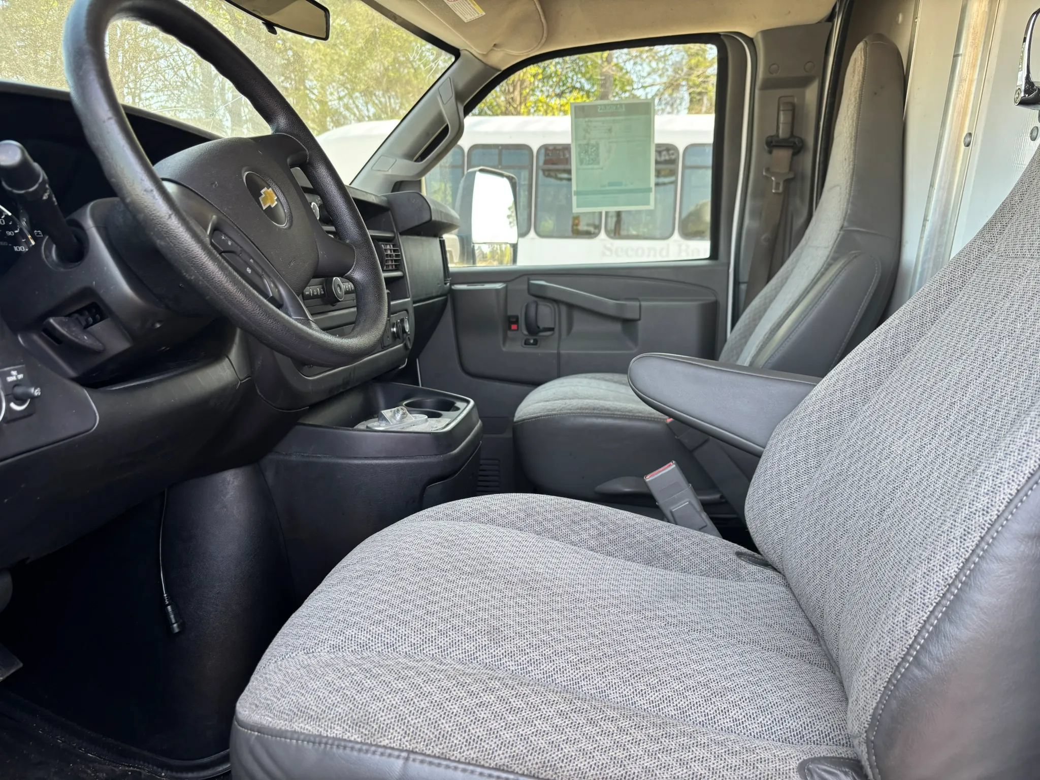 Used 2016 Chevrolet Express 3500 RWD image 11