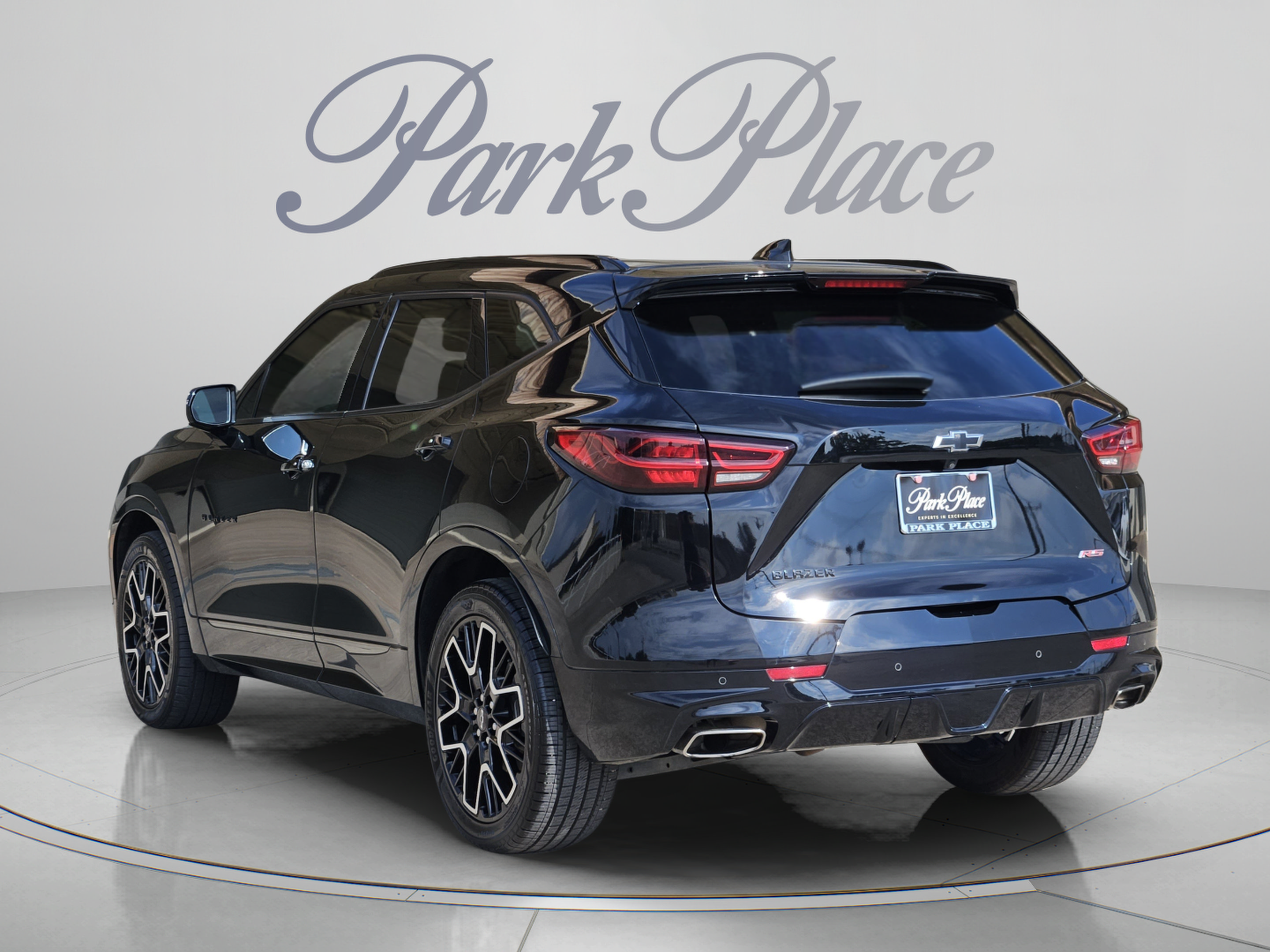 Used 2023 Chevrolet Blazer RS w/ Enhanced Convenience Package FWD image 3