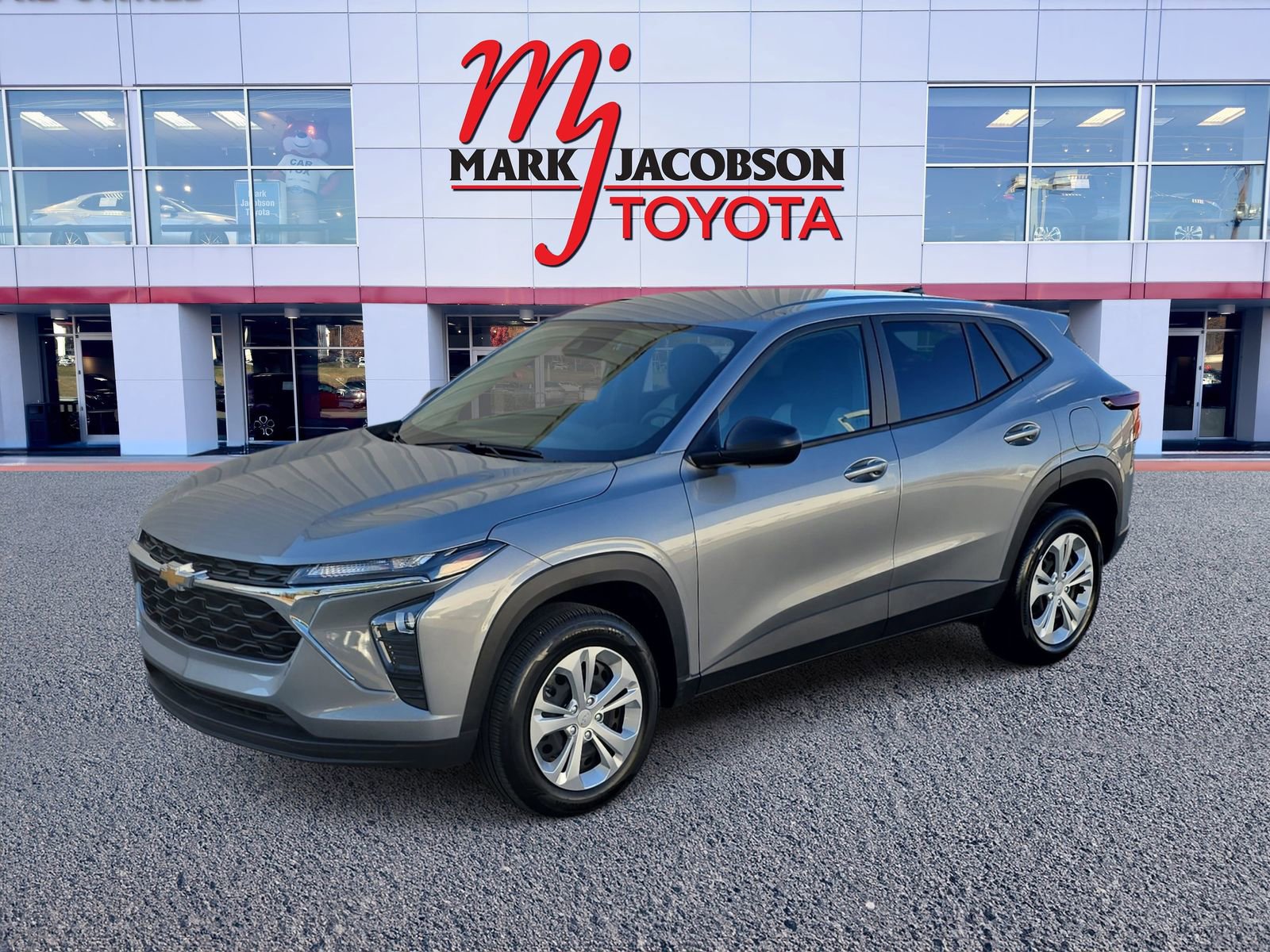 Used 2025 Chevrolet Trax LS w/ Driver Confidence Package image 1