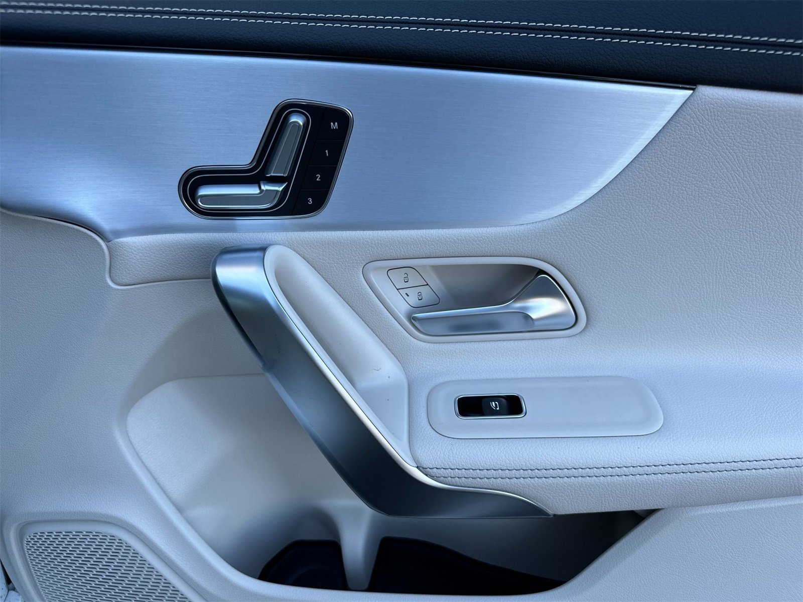 New 2025 Mercedes-Benz CLA 250 image 18