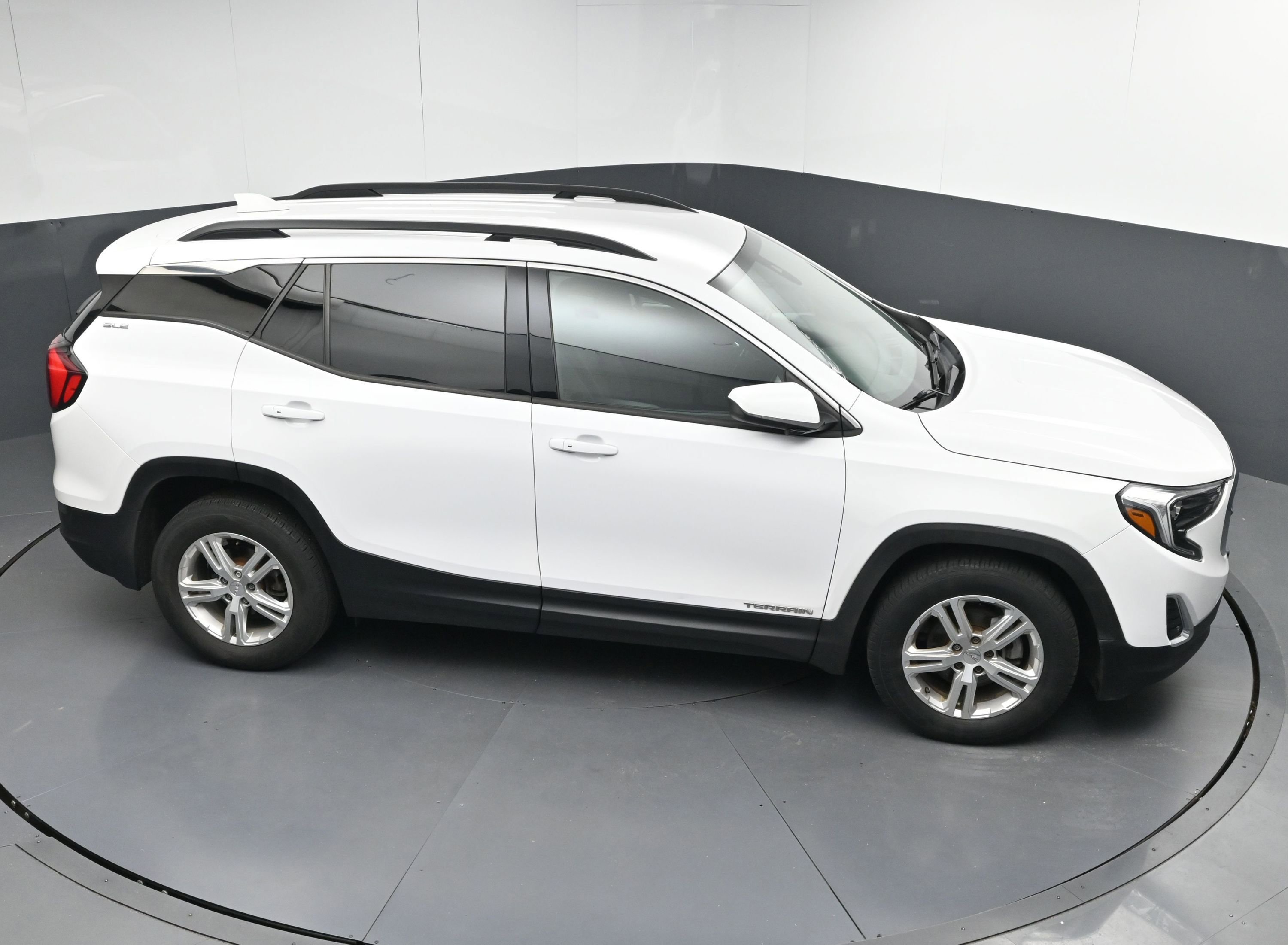 Used 2020 GMC Terrain SLE w/ Driver Convenience Package image 34