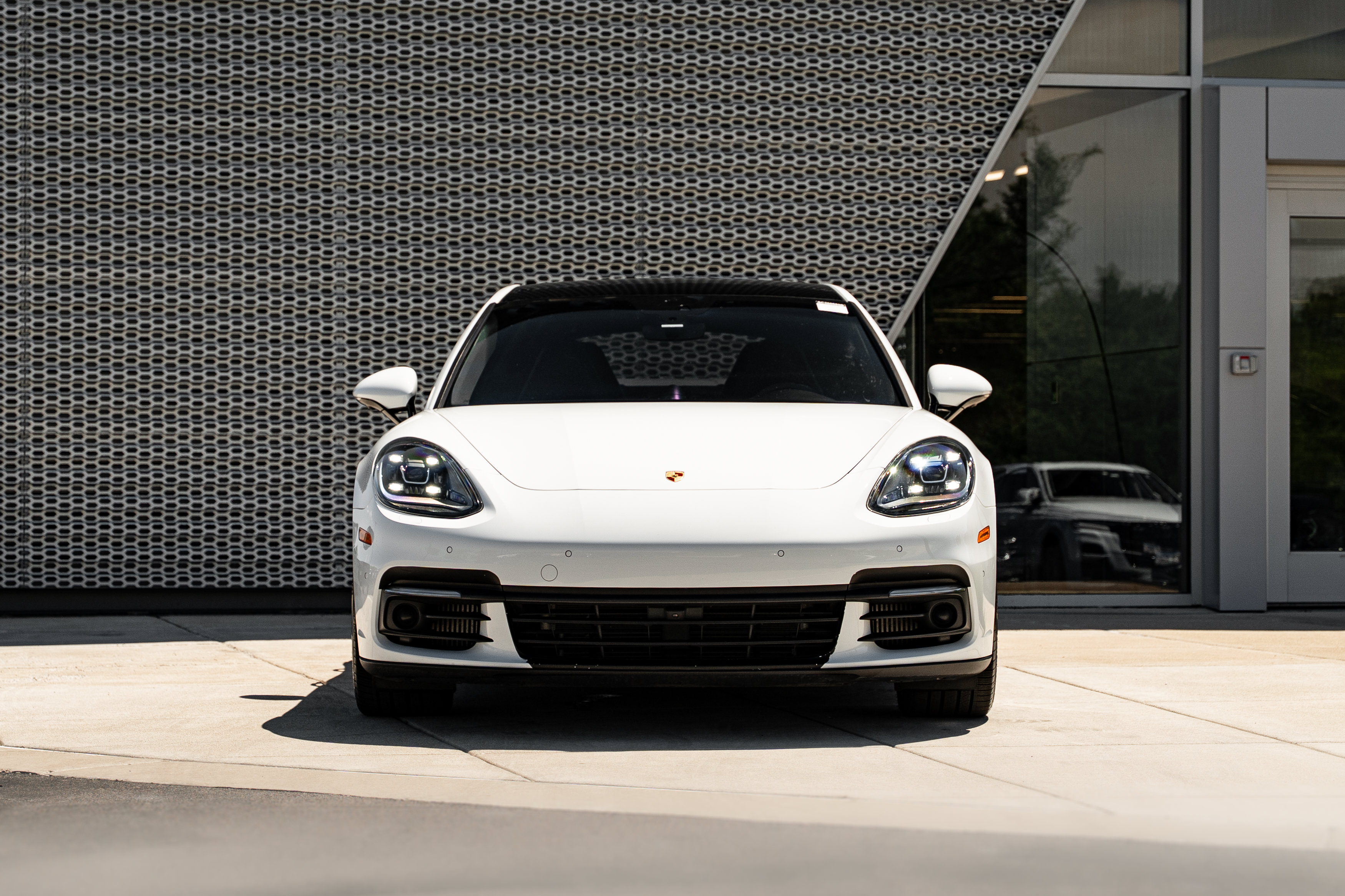 Used 2018 Porsche Panamera 4S AWD/4WD image 40