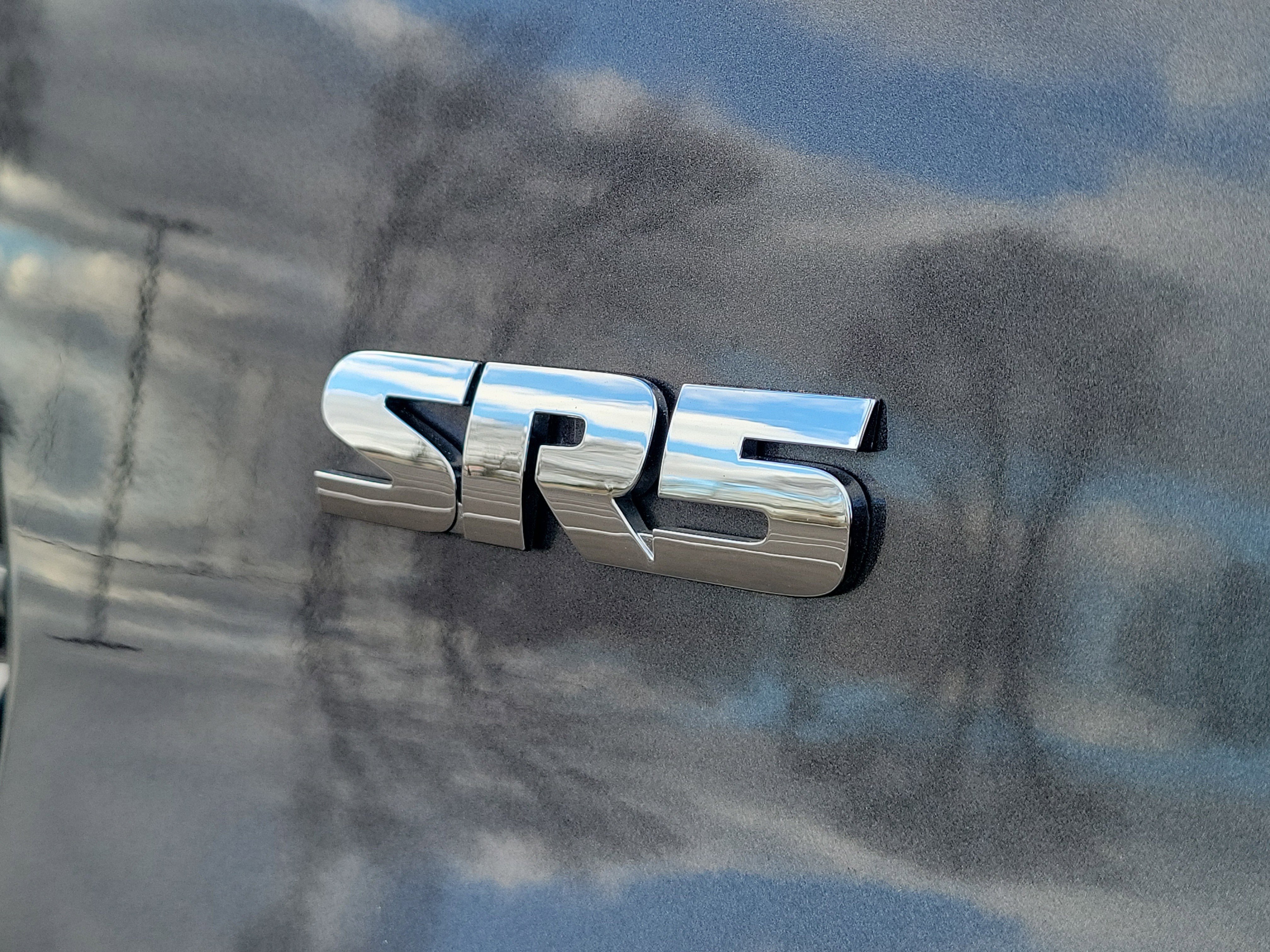 Used 2018 Toyota 4Runner SR5 image 6