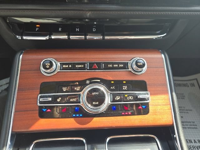 Certified 2023 Lincoln Aviator Reserve w/ Jet Package AWD/4WD image 11