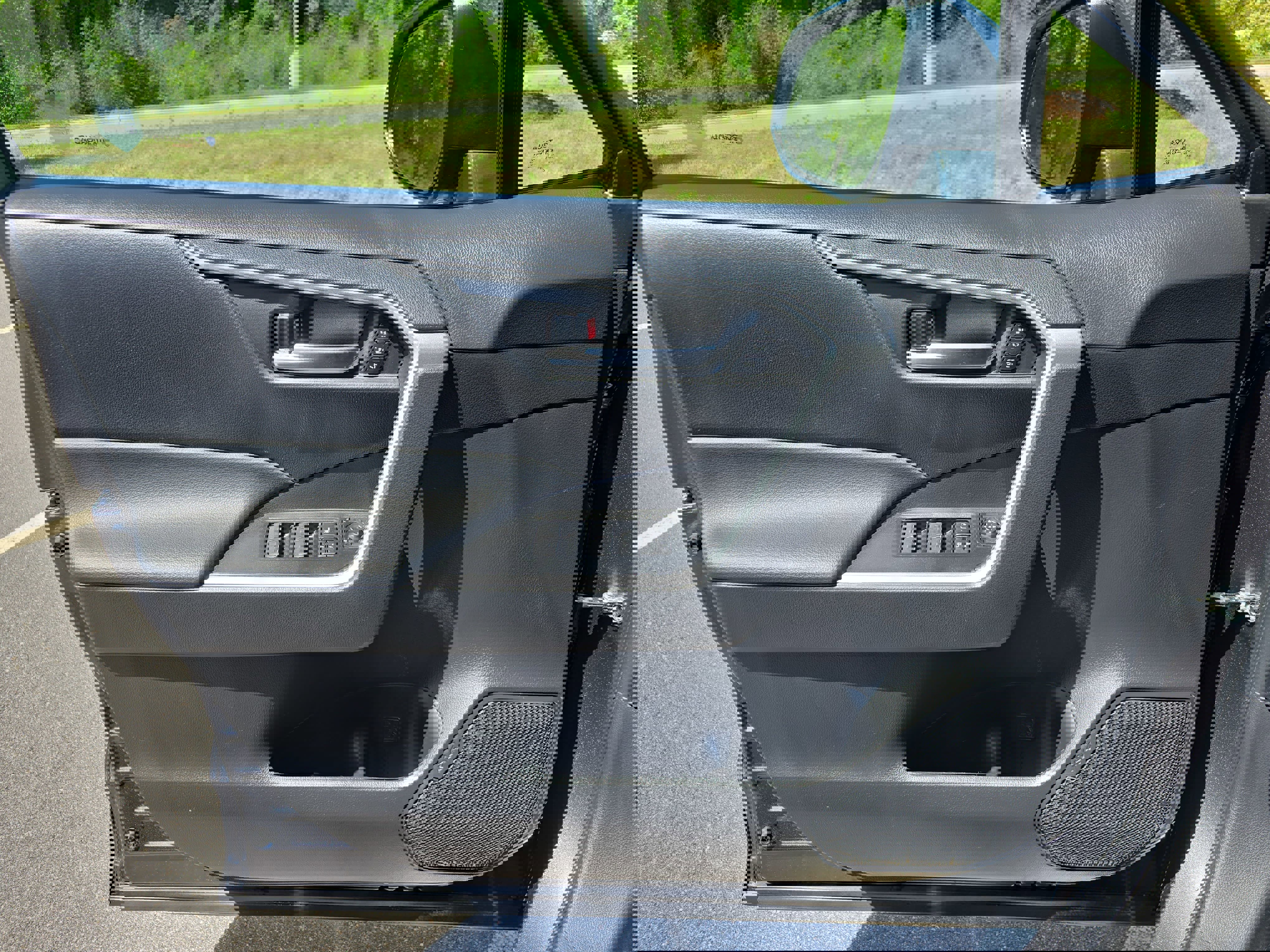 Used 2023 Toyota RAV4 XLE Premium FWD image 28