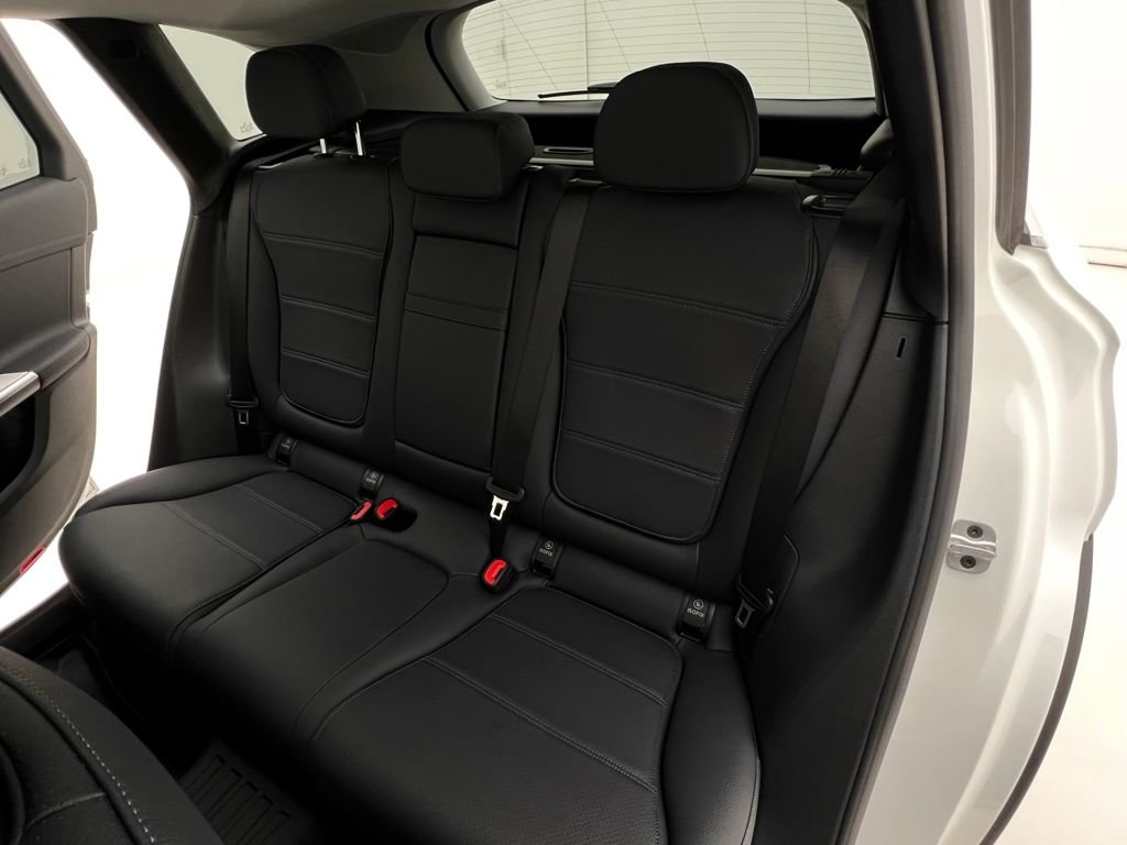 Used 2024 Mercedes-Benz GLC 300 4MATIC image 15