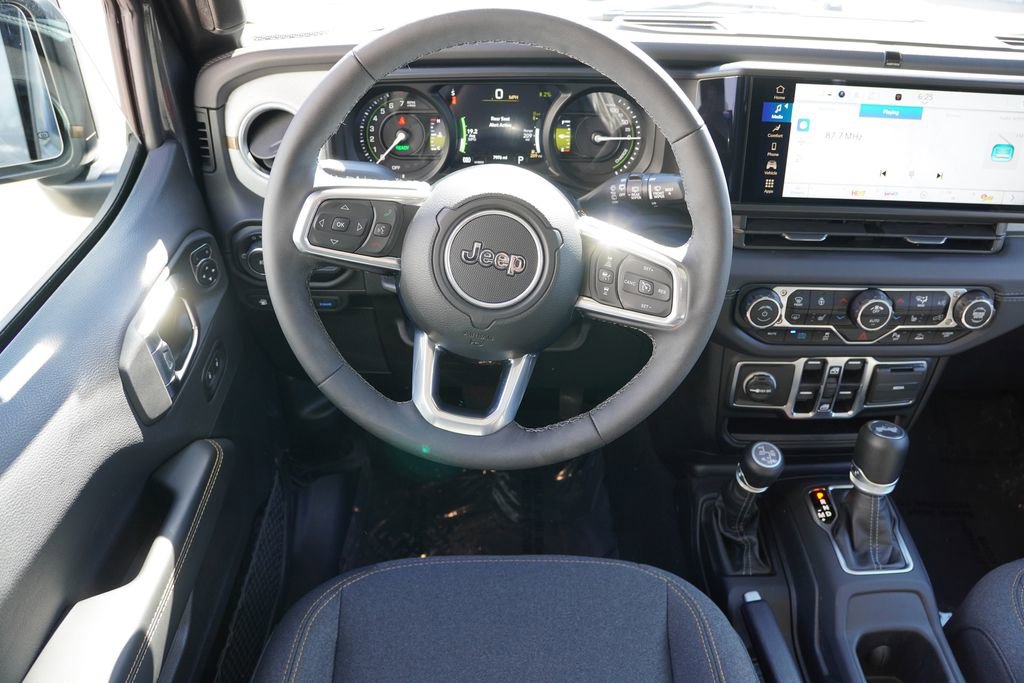 Certified 2025 Jeep Wrangler Unlimited Sahara w/ Safety Group image 19