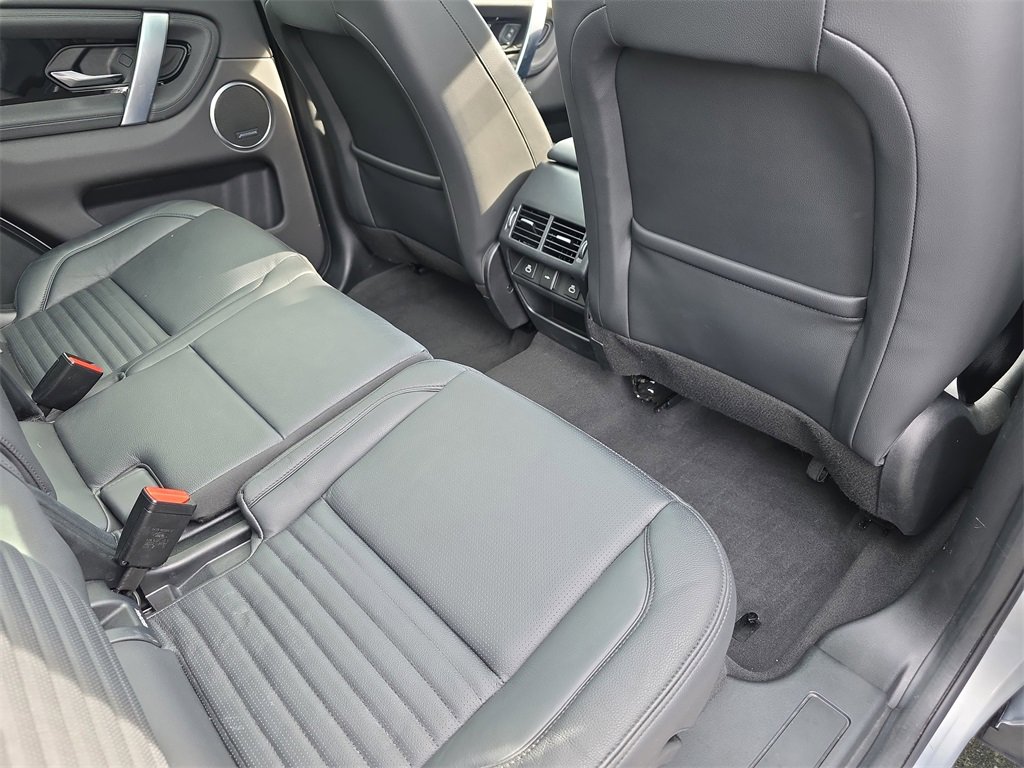 Used 2021 Land Rover Discovery Sport SE image 13