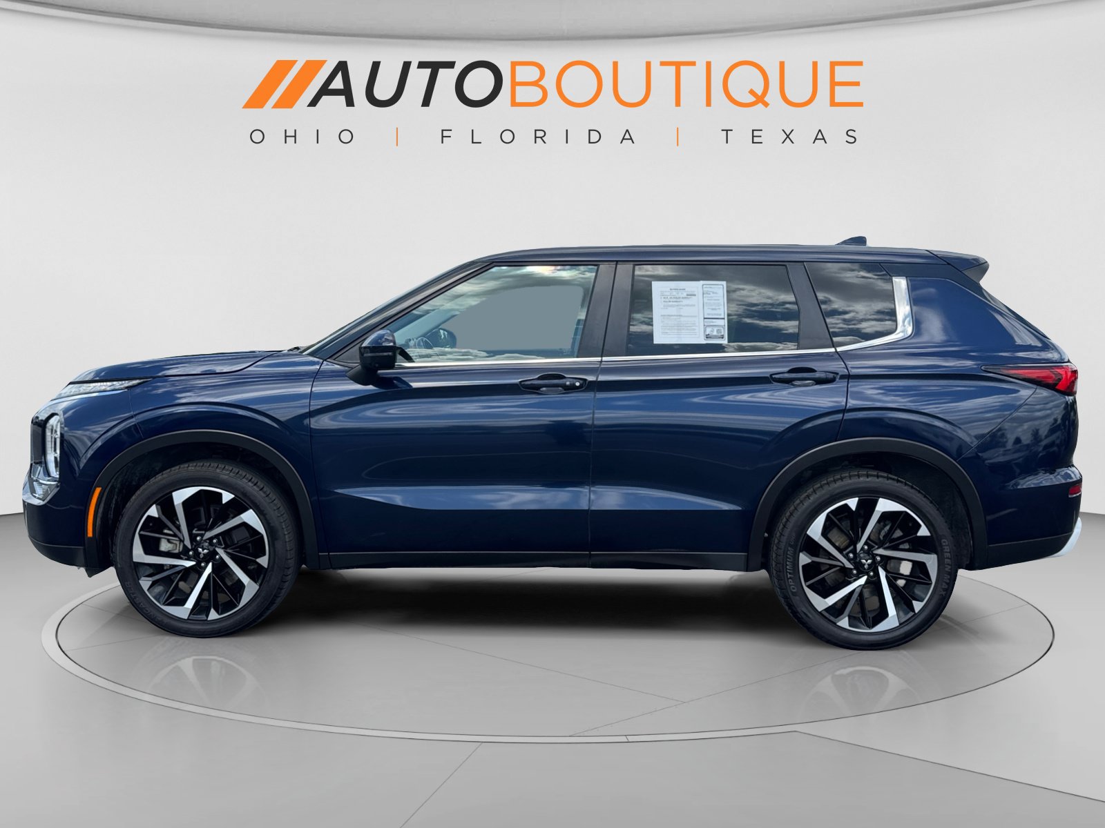 Used 2022 Mitsubishi Outlander SE FWD image 2