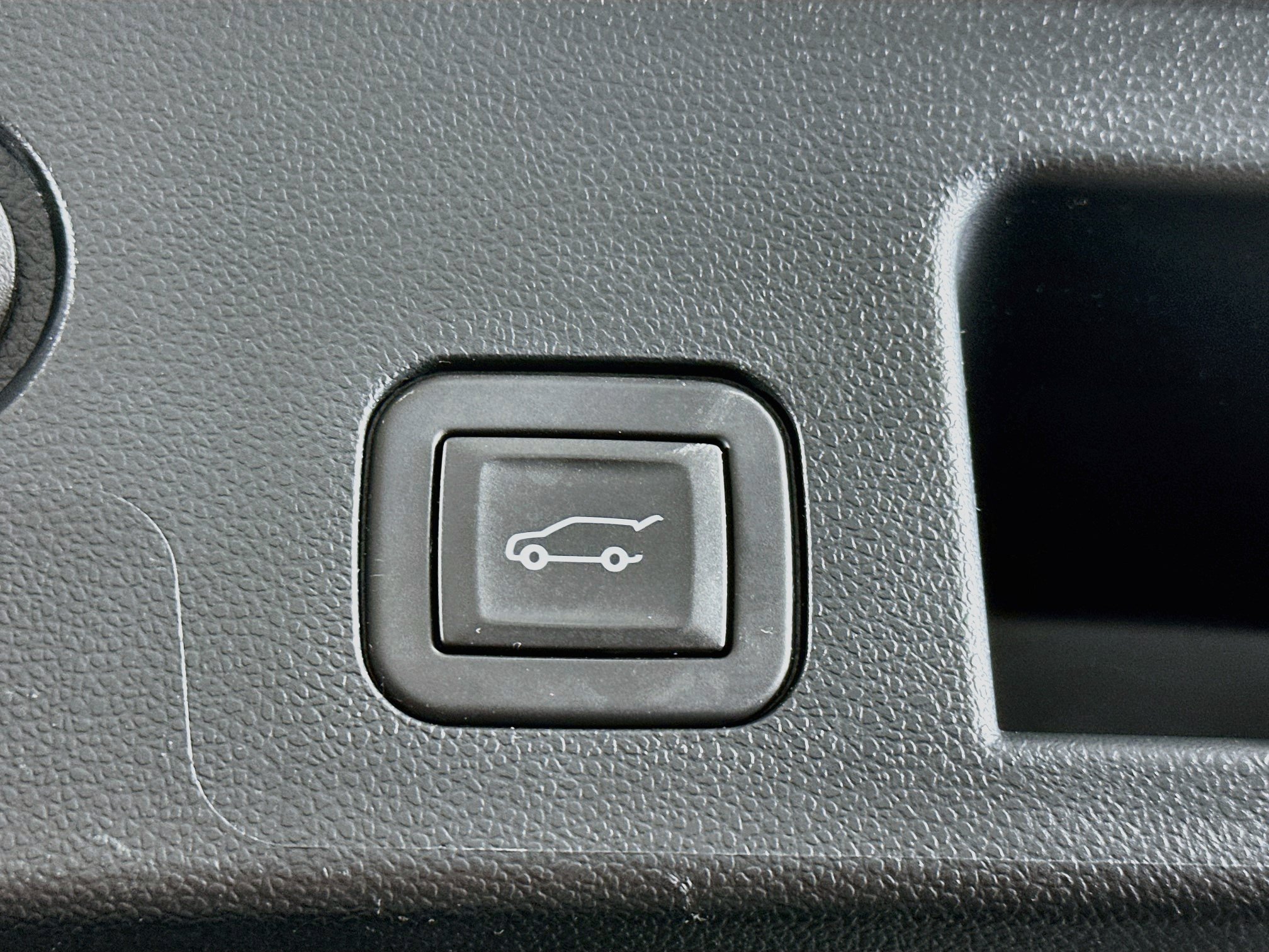 Used 2025 Chevrolet Equinox LT w/ Convenience Package II FWD image 30
