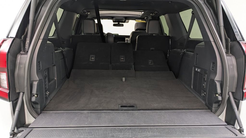 Certified 2025 Ford Expedition Max Platinum w/ Stealth Appearance Package AWD/4WD image 9