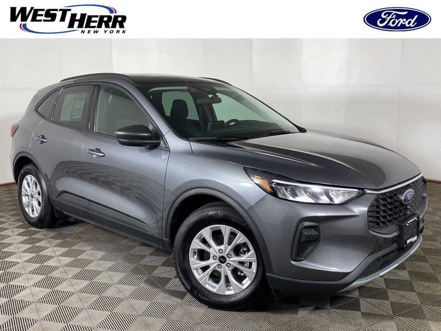 Used 2025 Ford Escape Active FWD image 1
