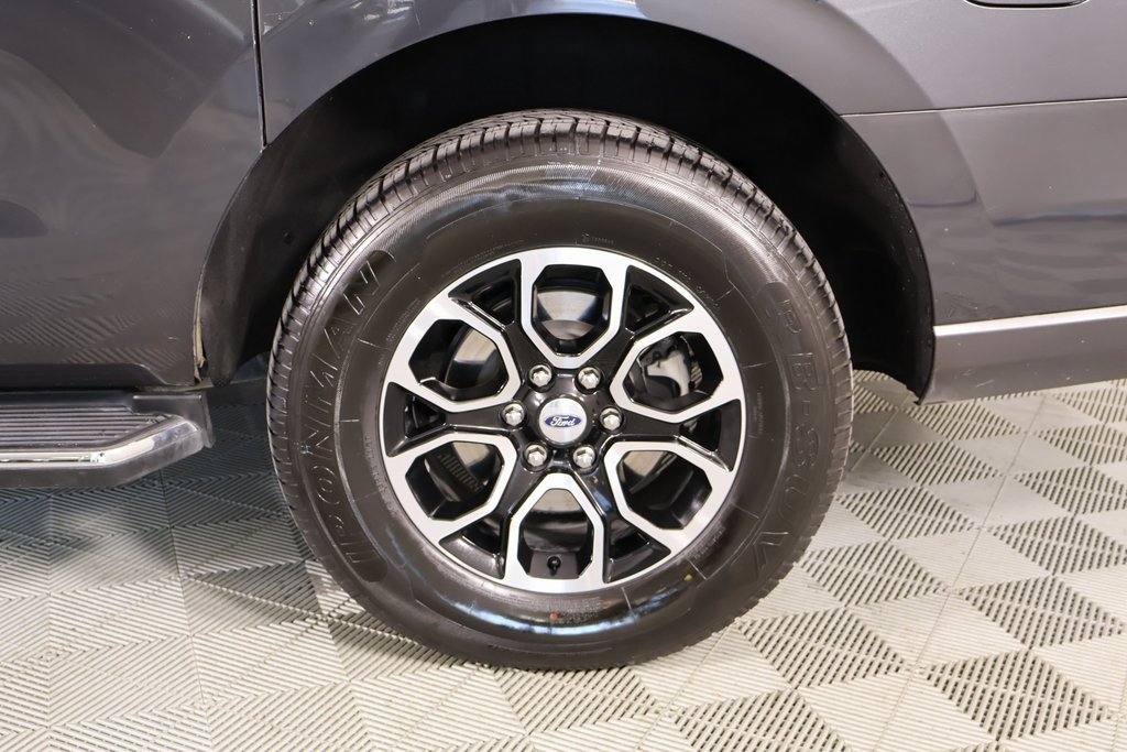 Used 2023 Ford Expedition Max XLT image 20