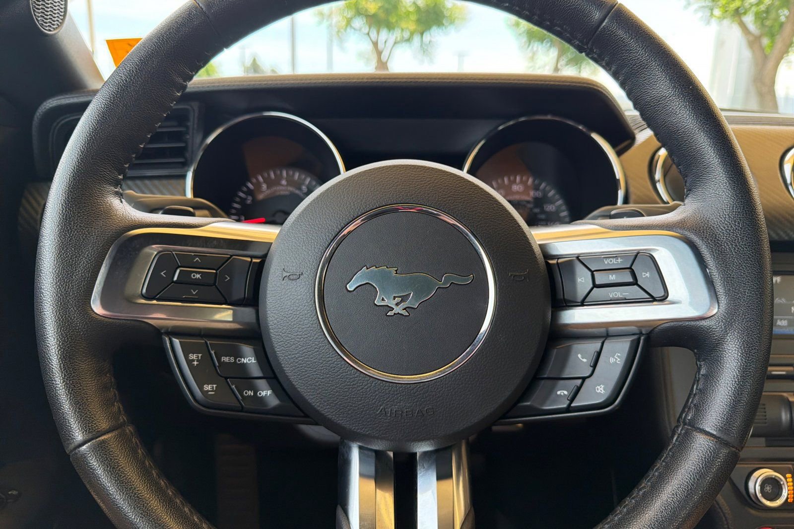 Used 2017 Ford Mustang Coupe RWD image 25
