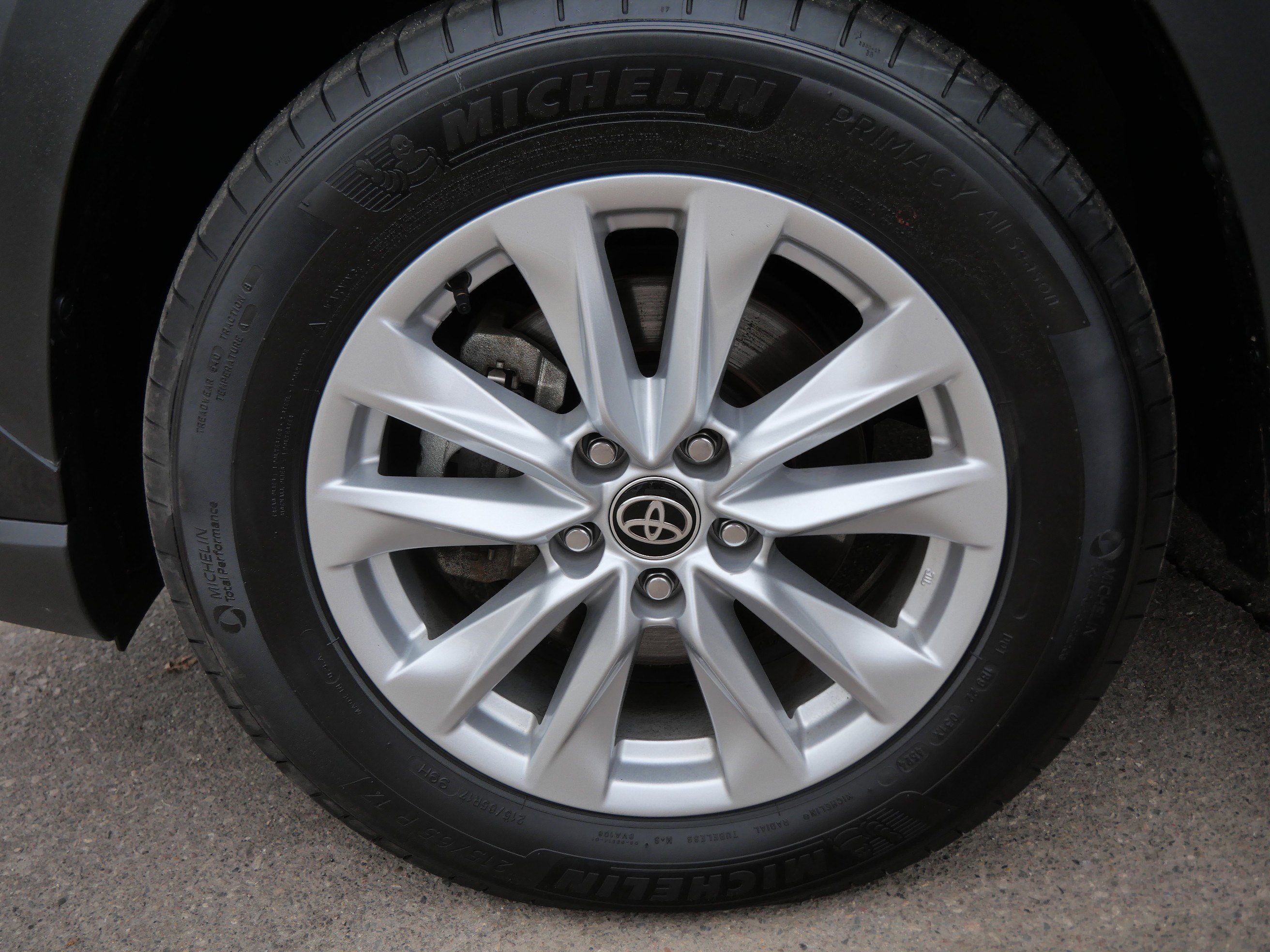 Certified 2025 Toyota Corolla Cross LE image 16