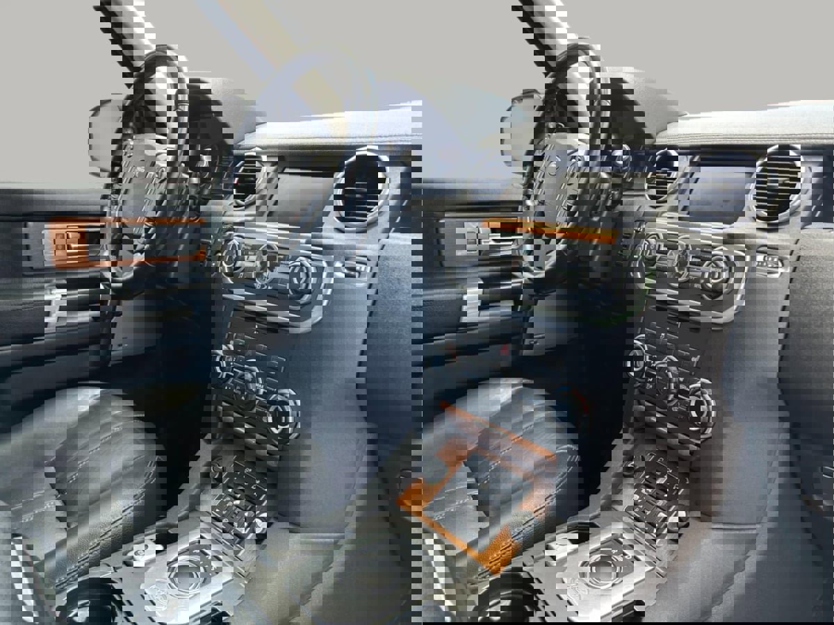 Used 2016 Land Rover LR4 image 34