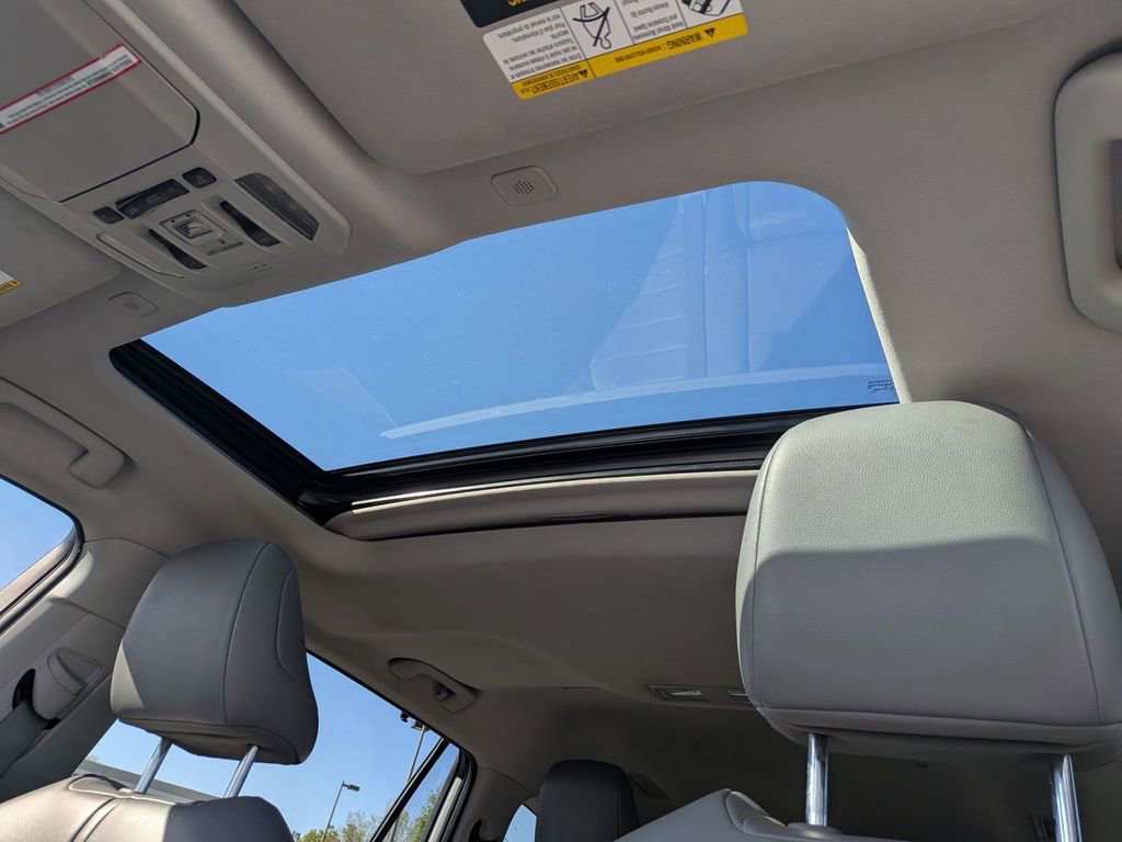 Used 2022 Toyota Highlander XLE AWD/4WD image 18