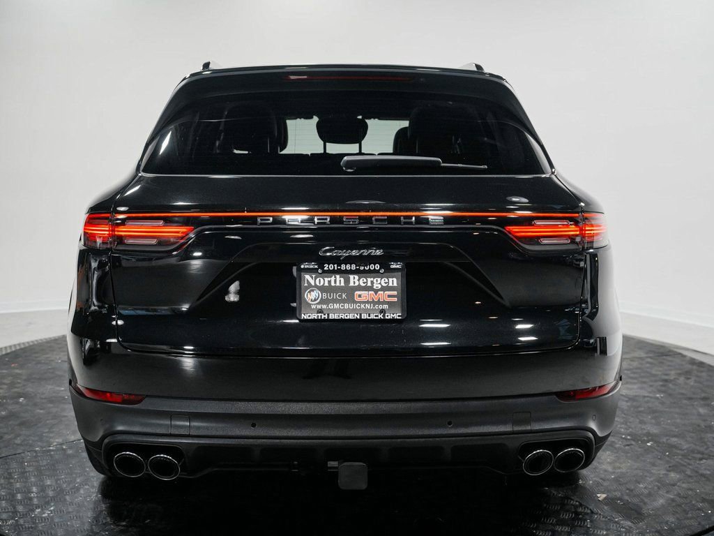 Used 2023 Porsche Cayenne w/ Premium Package image 7