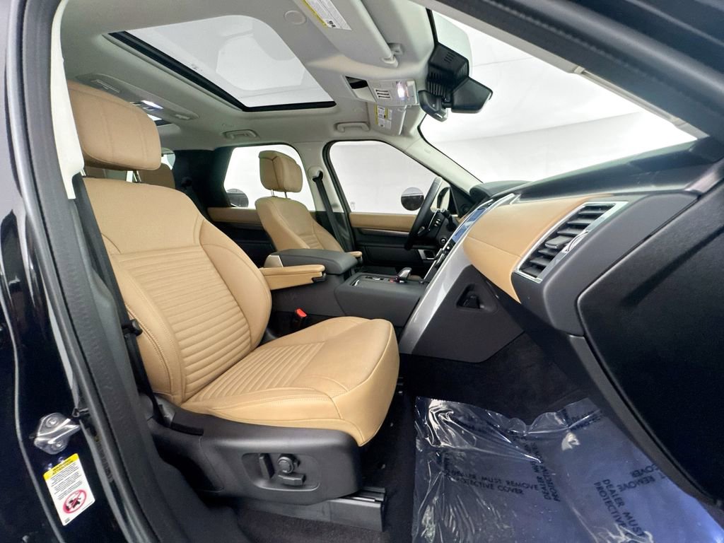 Certified 2025 Land Rover Discovery Metropolitan Edition image 28