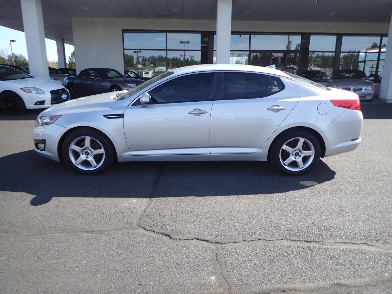 Used 2013 Kia Optima LX FWD image 2
