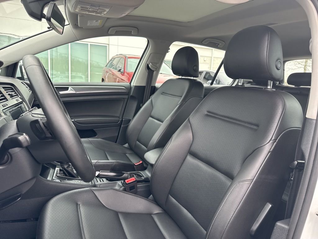 Used 2021 Volkswagen Golf 4-Door image 15