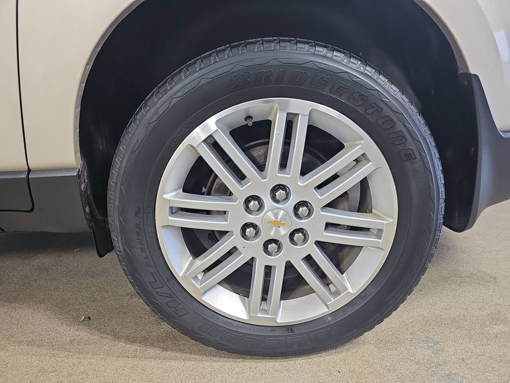 Used 2015 Chevrolet Traverse LT w/ Style and Technology Package AWD/4WD image 40