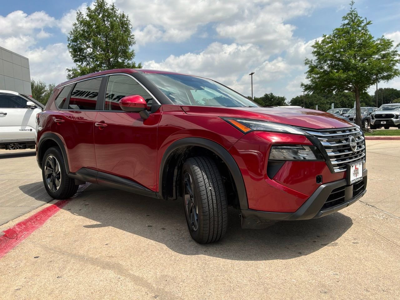 Used 2025 Nissan Rogue SV AWD/4WD image 4
