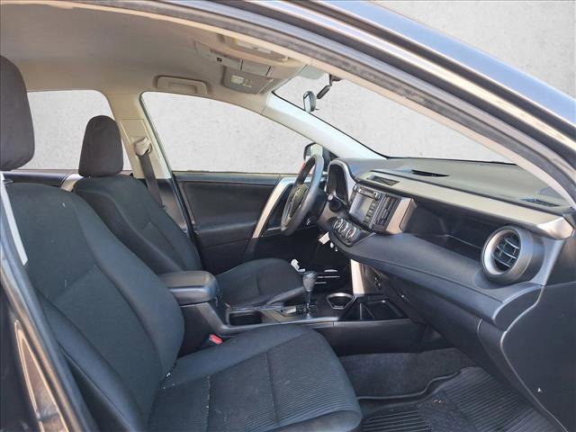 Used 2016 Toyota RAV4 LE image 18