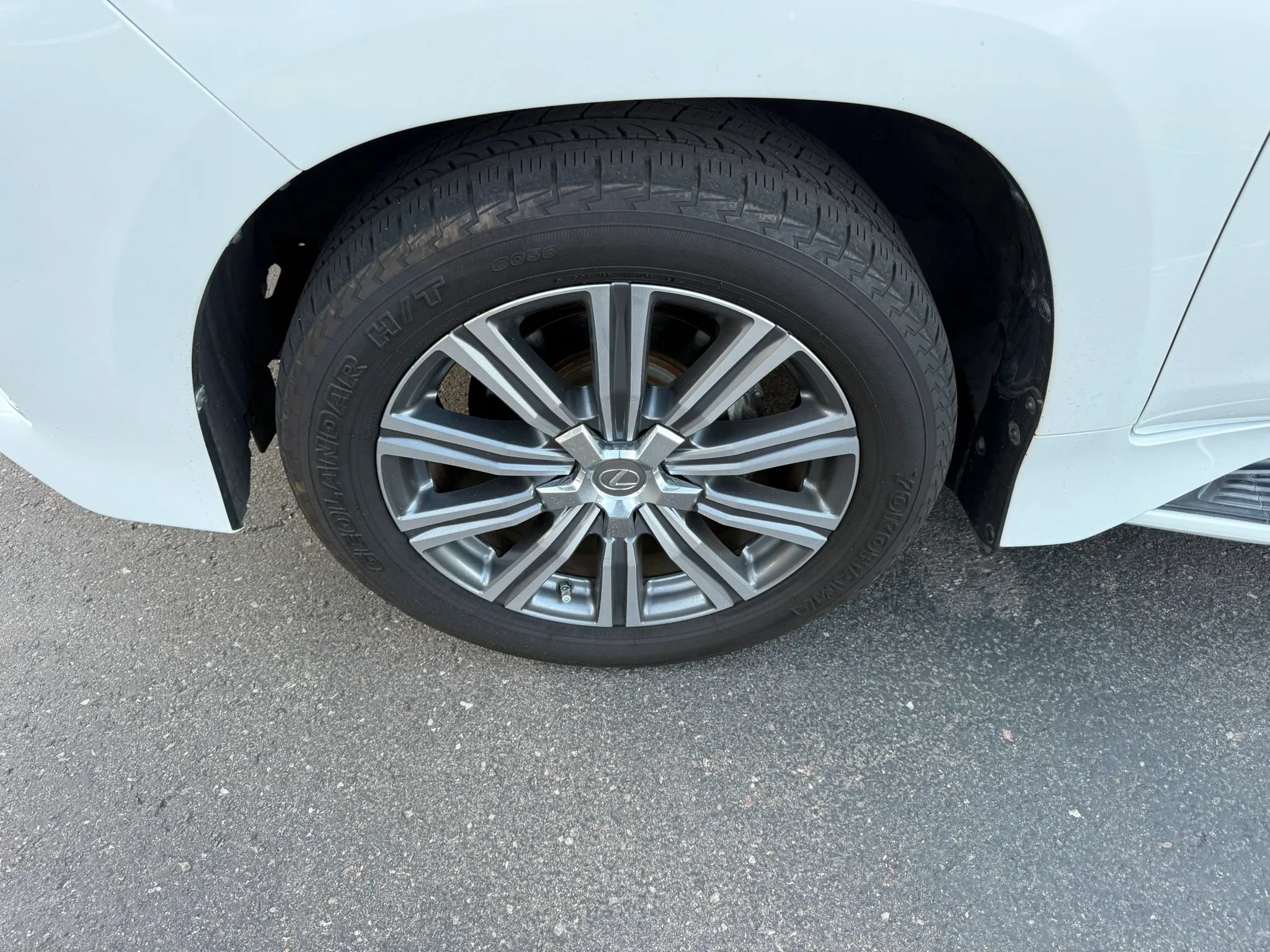 Used 2017 Lexus LX 570 4WD image 15