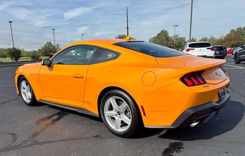Used 2026 Ford Mustang Coupe RWD image 5