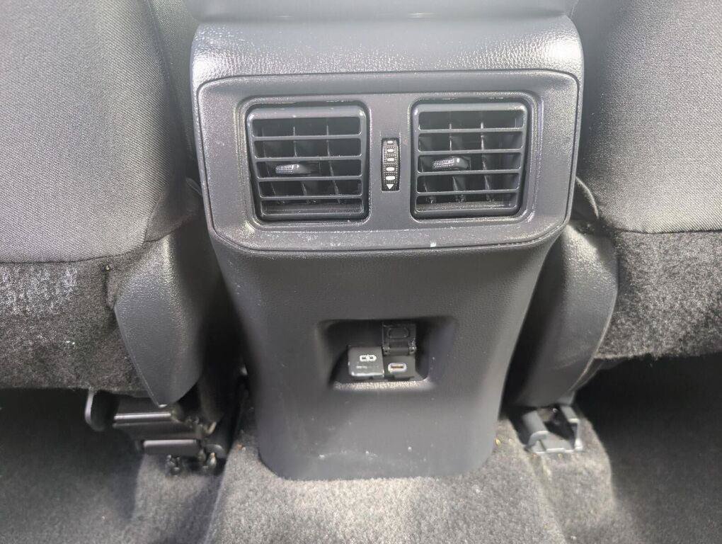 Used 2025 Toyota RAV4 XLE AWD/4WD image 25