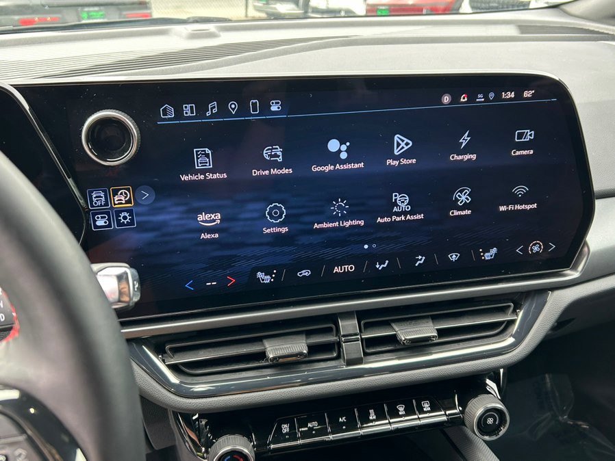 Used 2024 Chevrolet Equinox EV RS image 32