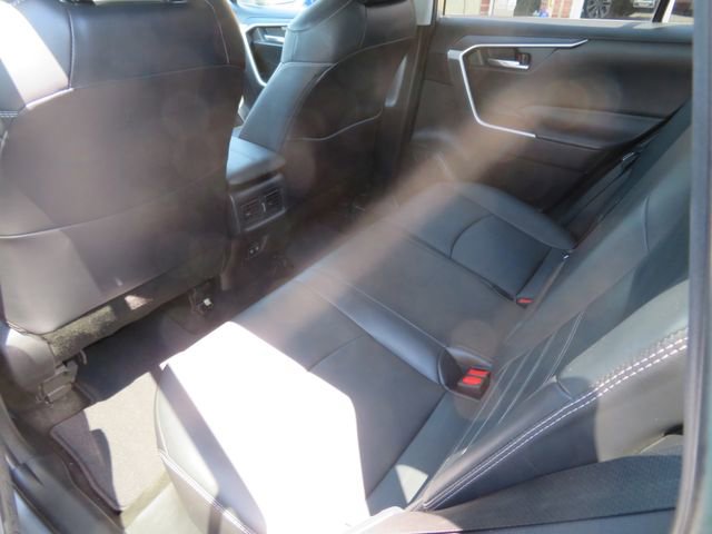 Used 2021 Toyota RAV4 XLE Premium image 20