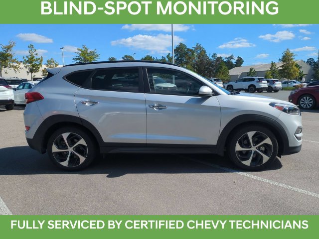 Used 2016 Hyundai Tucson Limited w/ Option Group 03 FWD image 3