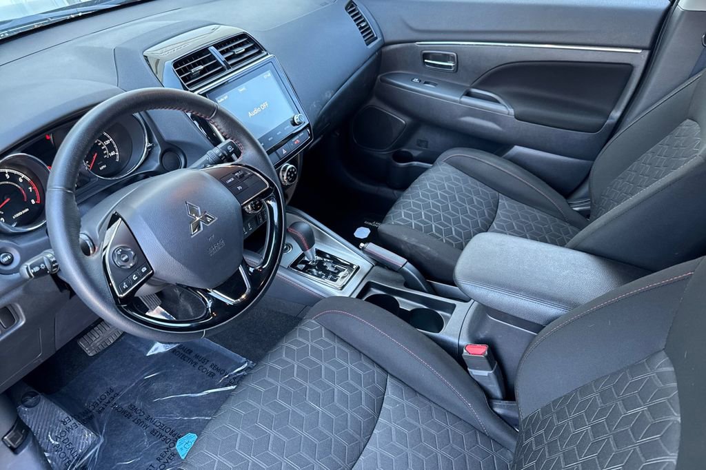 Used 2025 Mitsubishi Outlander Sport LE AWD/4WD image 10