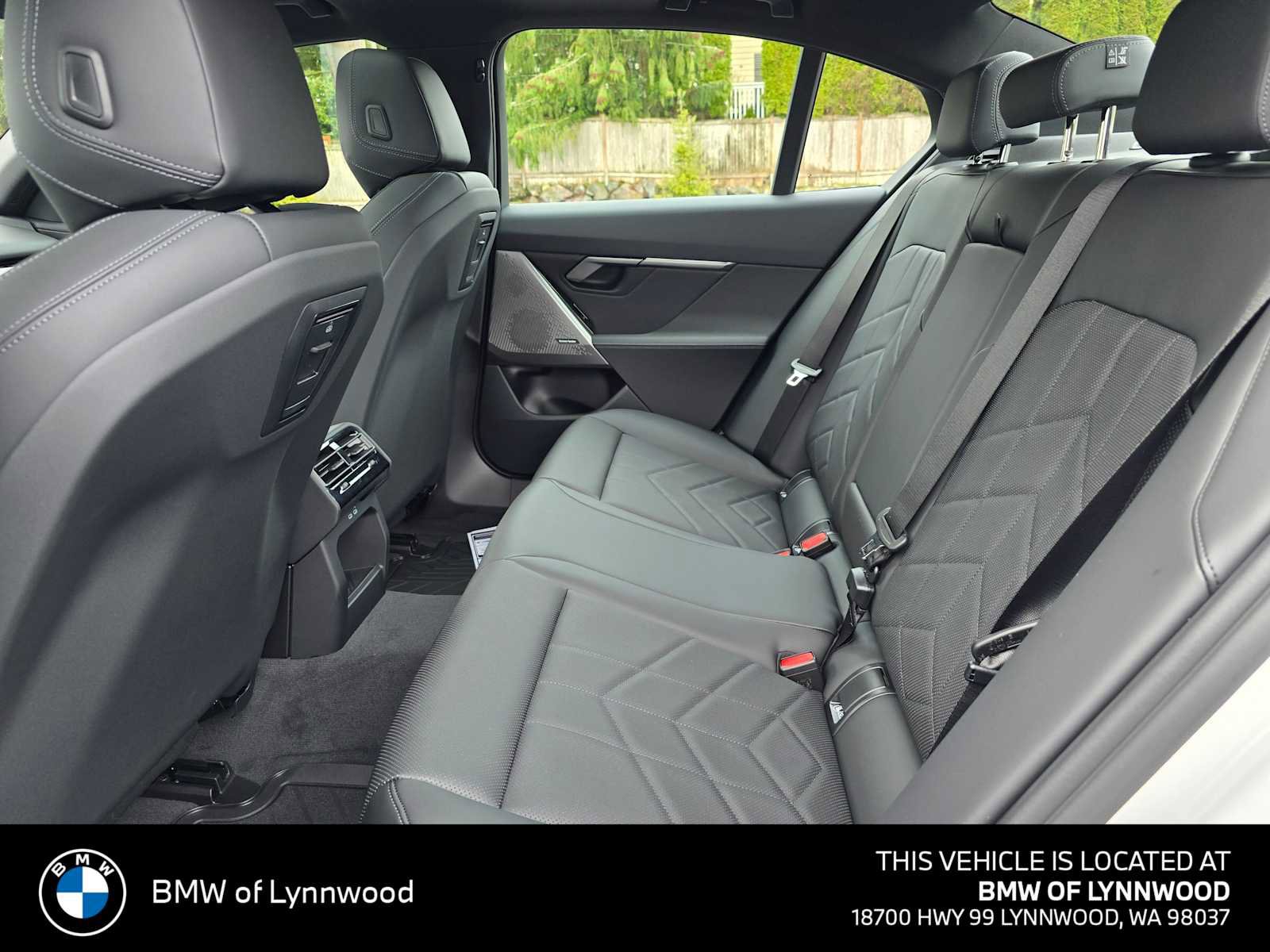 New 2026 BMW i5 eDrive40 w/ M Sport Package AWD/4WD image 17