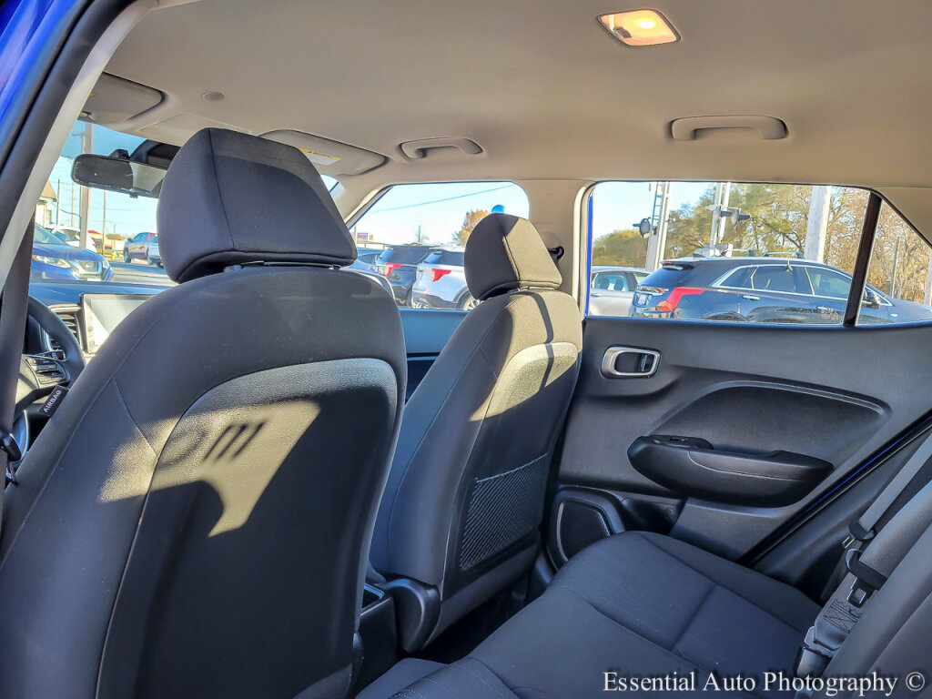 Used 2021 Hyundai Venue SE image 13