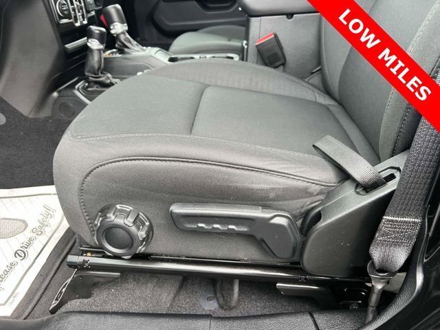 Used 2021 Jeep Gladiator Overland w/ Cold Weather Group image 18